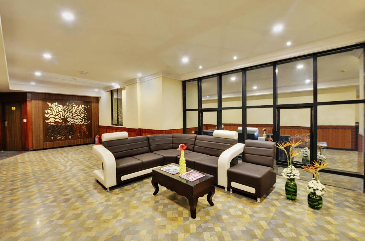 Manpho Bell Hotel & Convention Center Bangalore Dış mekan fotoğraf